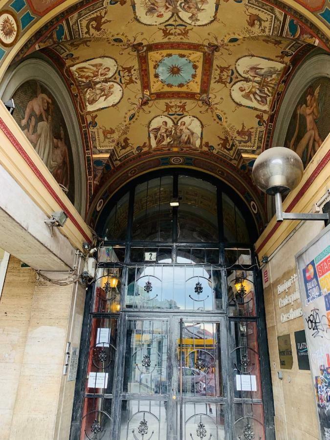 Budapest Three Cats Hostel Buitenkant foto